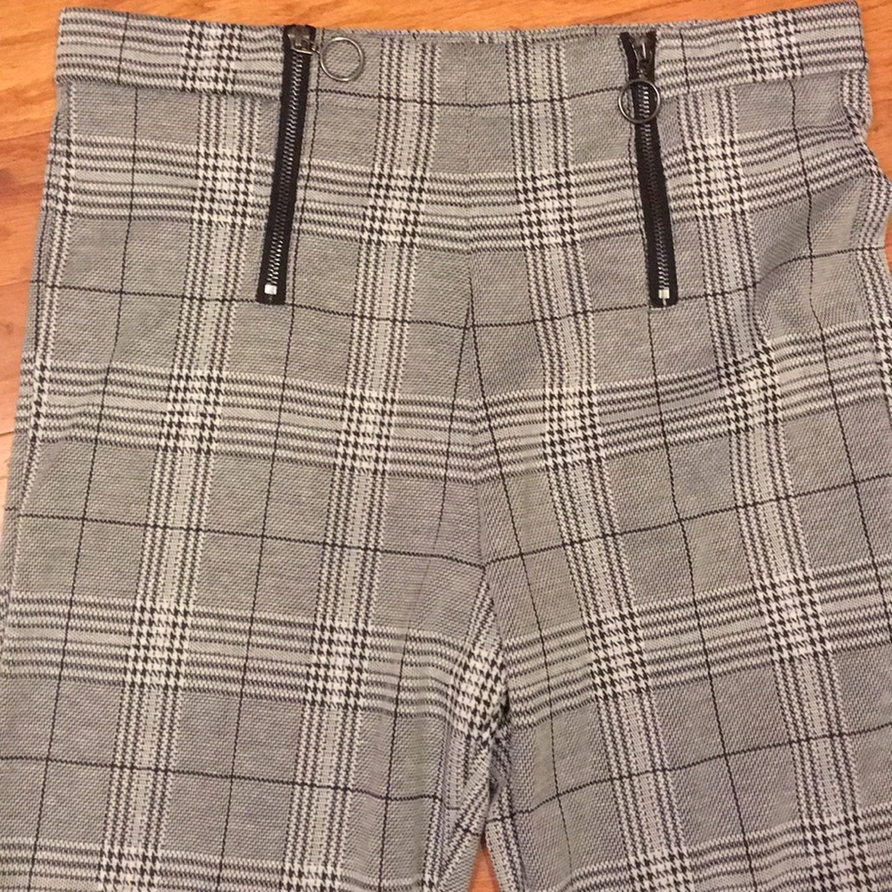 NWT WOMEN’S BLACK & WHITE ANKLE PANTS - Picture 2 of 8
